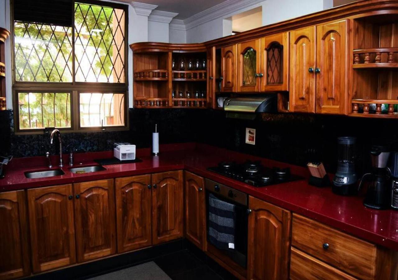 Amazing 3 Bedroom In El Poblado Appartement